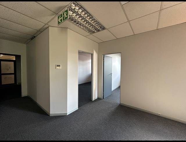 144.80M² OFFICE TO LET IN DIE HOEWES